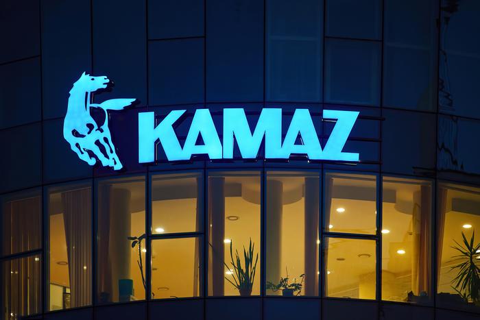 По трассе М-11 "Нева" 14 июня запустят беспилотные грузовики