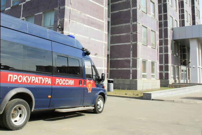 В Иркутской области прокуратура проверит инцидент с загрязнением топливом реки Лены