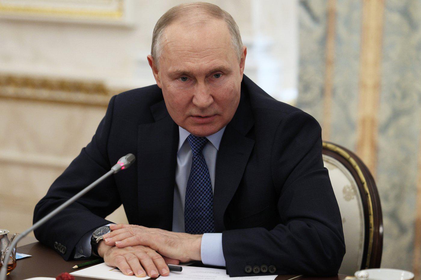 Президент России Владимир Путин рассказал, нужны ли сейчас военное положение и мобилизация