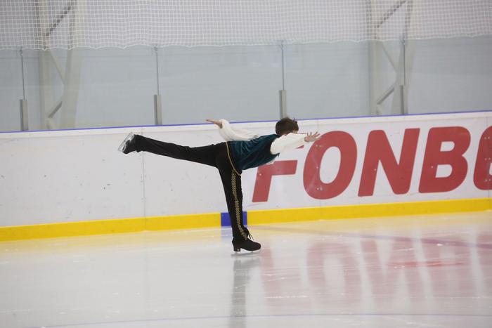 "Свои первые слова они говорили на льду". Мама помогла сотням детей с аутизмом