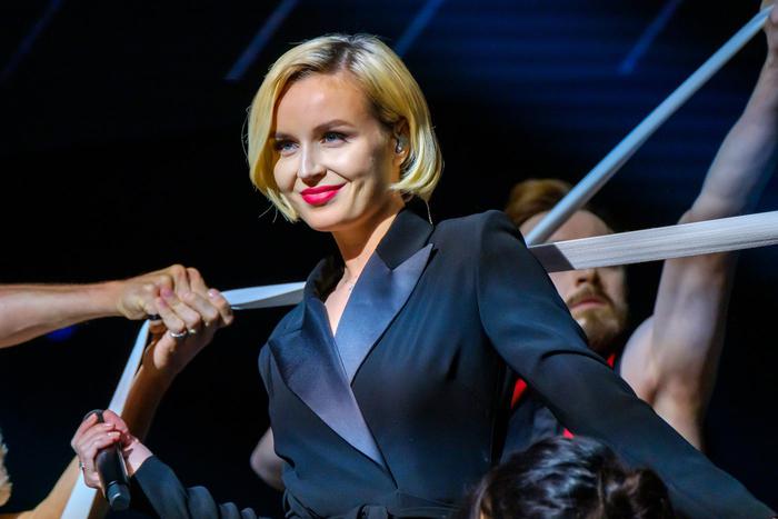 Полина Гагарина попалась на налогах: после проверки ей придётся выплатить более 380 тысяч рублей долга