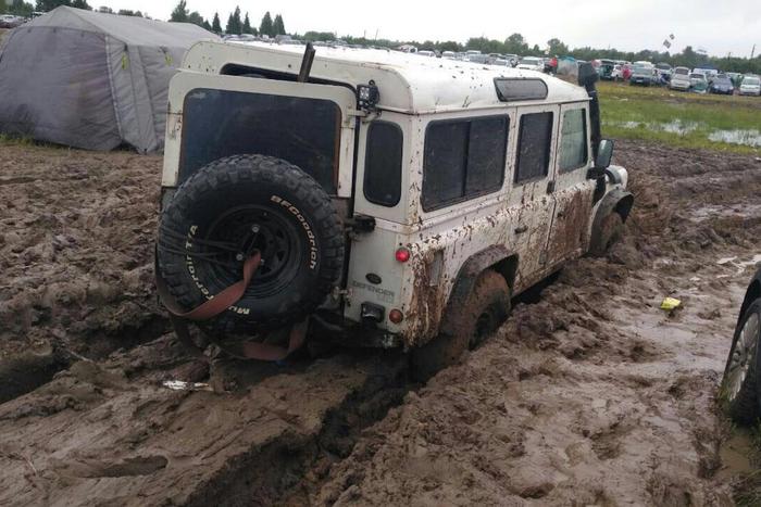 "Меня хотели закопать. Но что они сделают с танком?" Проект "Джип Алерт" жив, несмотря на угрозы