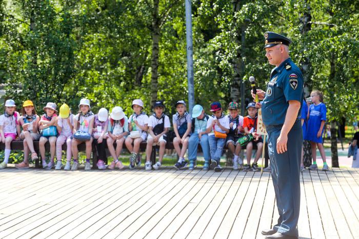 Берегите детей, особенно летом. На Ангарских прудах прошёл квест "Лето безопасности"
