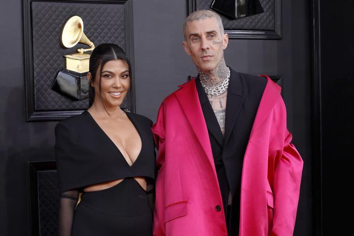 Как оригинально сообщить мужу о беременности: Кортни Кардашьян придумала свой способ