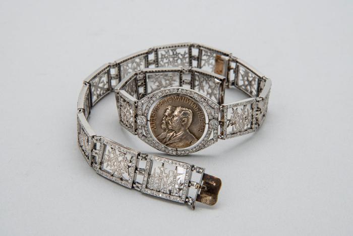 Снежинки для Нобеля создавала единственная женщина-дизайнер у Фаберже