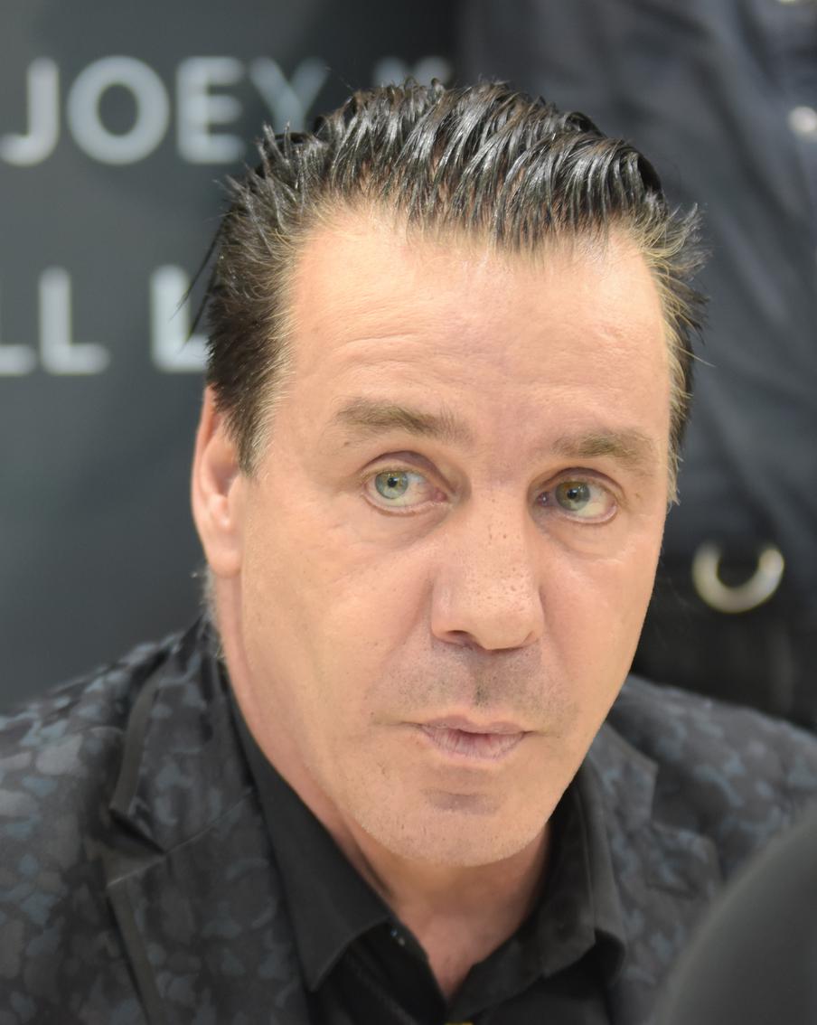 Россиянку обвиняют по делу Rammstein: она могла вербовать девушек для утех солиста