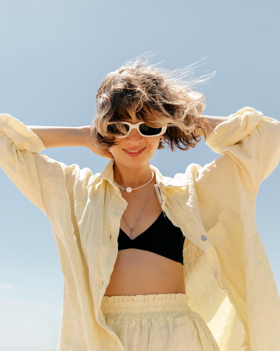 Льняные костюмы, рубашки и платья помогут пережить знойный летний день