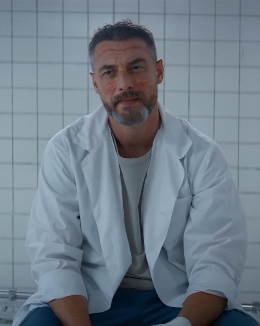 Слушая ваше дыхание, в пандемию можно наладить и личную жизнь. На экраны вышла драма о врачах