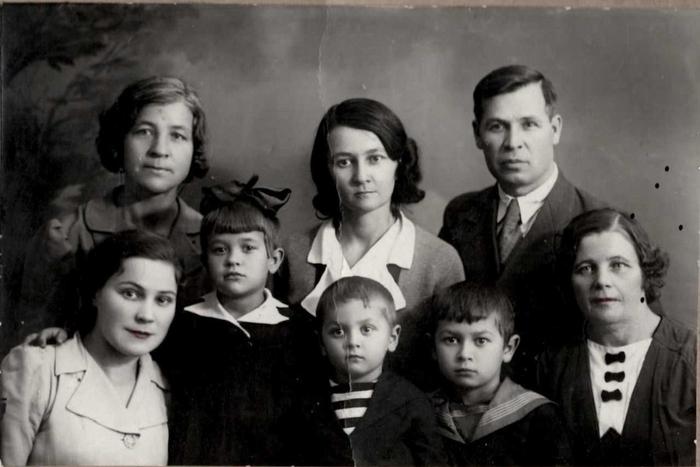 "Помню свет прожекторов и крестик немецкого самолёта". Владимиру Черепанову было четыре, когда началась война