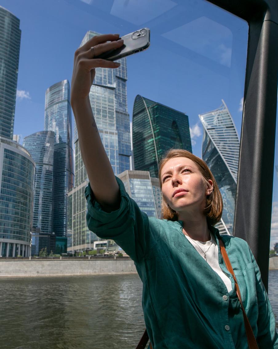 Репортёр Metro прокатилась на речном электротрамвае "Филька"