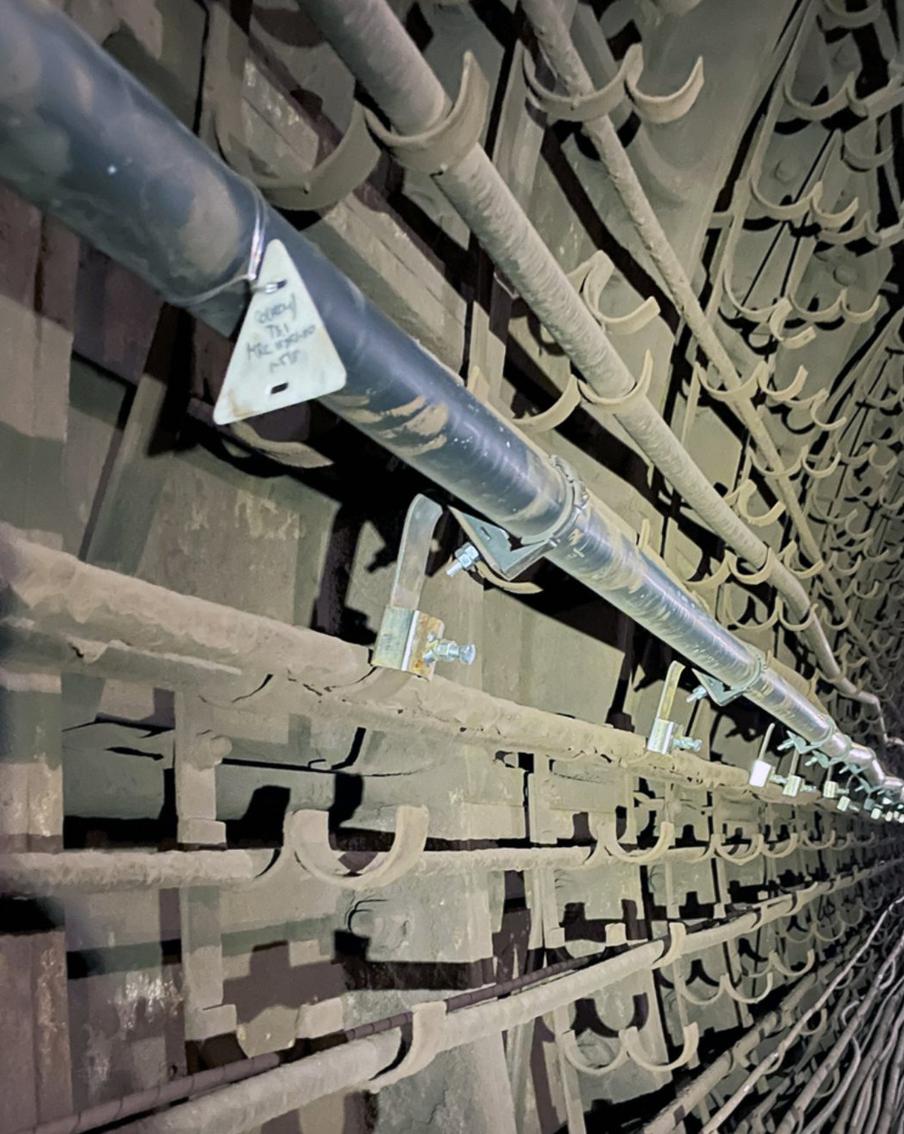 Излучающий фидер в перегоне