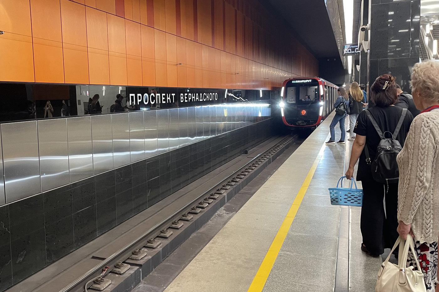 В столичном метрополитене не будут менять турникеты на металлические