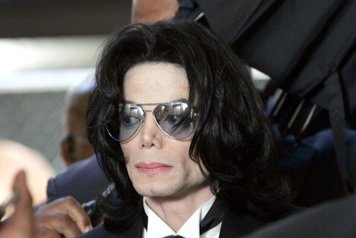 Шляпу Майкла Джексона выставили на торги