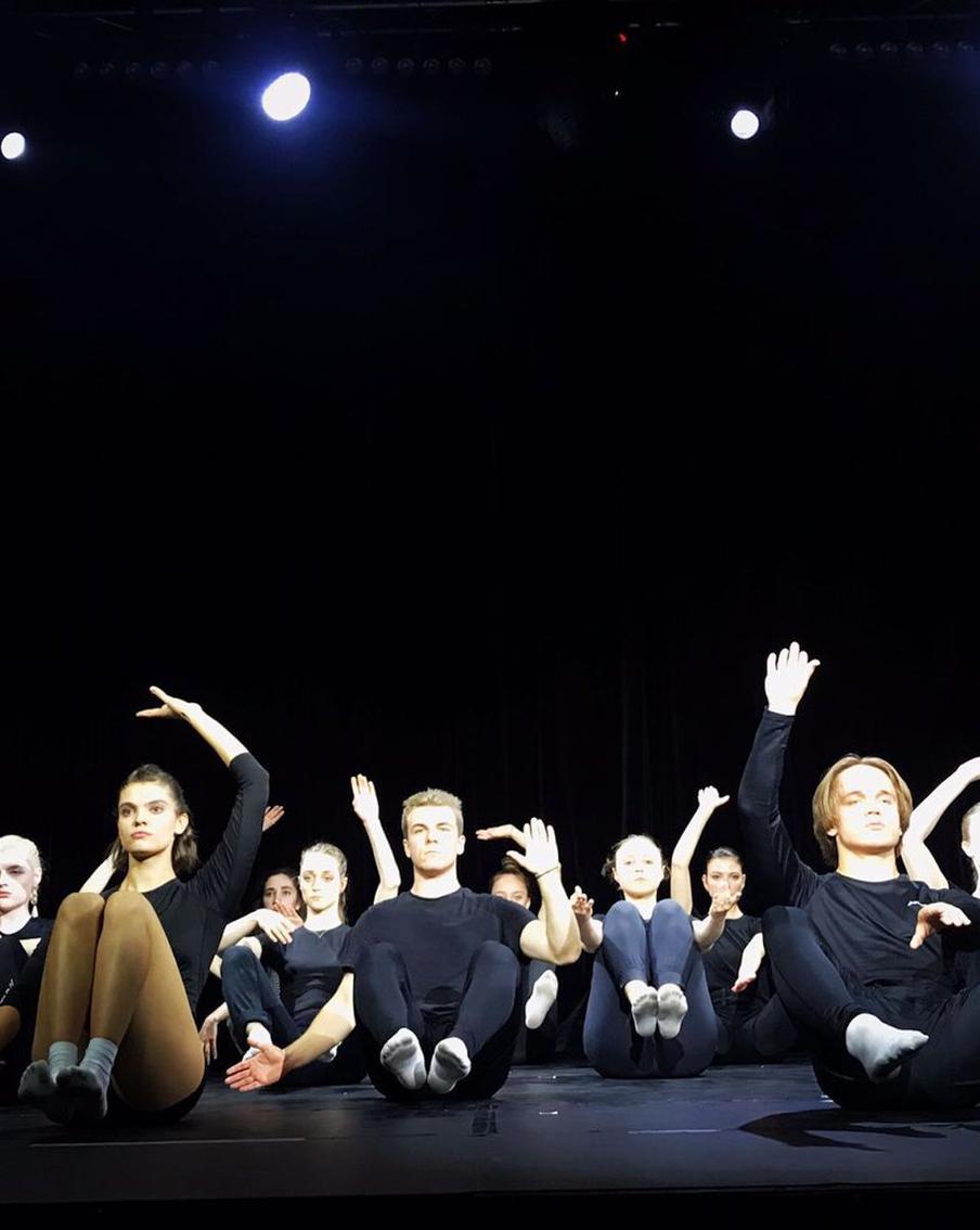 Понять Шекспира помогут удары палки на первом в стране открытом уроке подготовки актёров по методу Тадаси Судзуки