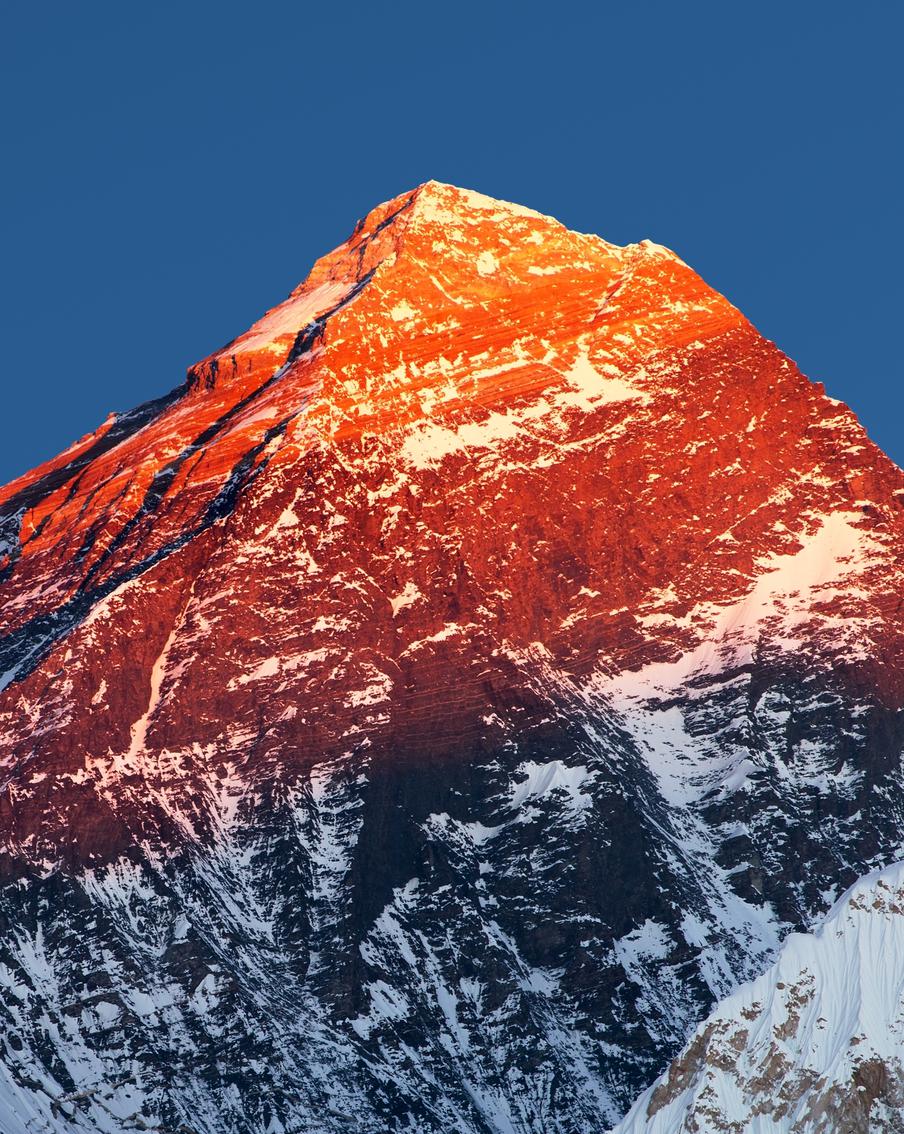 Восходительница на Эверест из Китая подверглась травле за свой поступок