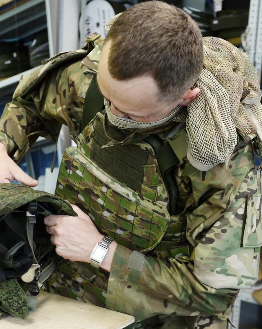 Зачем контракт: москвичи объясняют, зачем приходят на пункт отбора на военную службу в столице