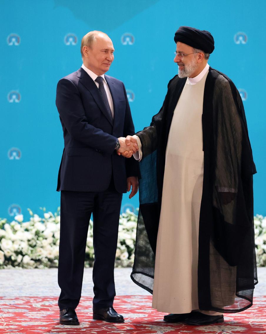 Владимир Путин переговорил с президентом Ирана Раиси