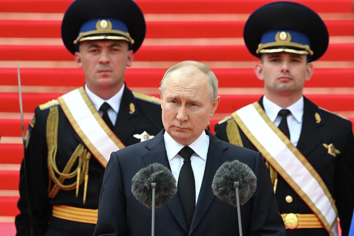 Владимир Путин обратился к военнослужащим в Кремле