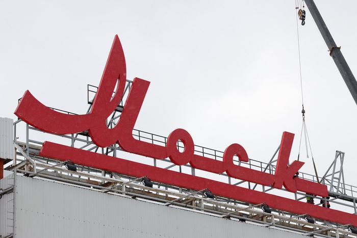 Более 800 дизайн-проектов вывесок поступило на рассмотрение в Москомархитектуру