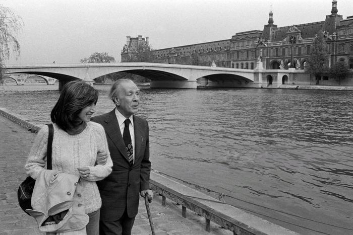 Всего Борхеса получили племянники его вдовы Марии Кодамы