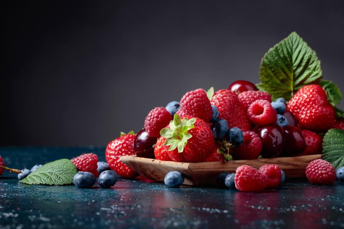 Лето – пора самых разных ягод. И есть их можно не только, как говорится, с куста