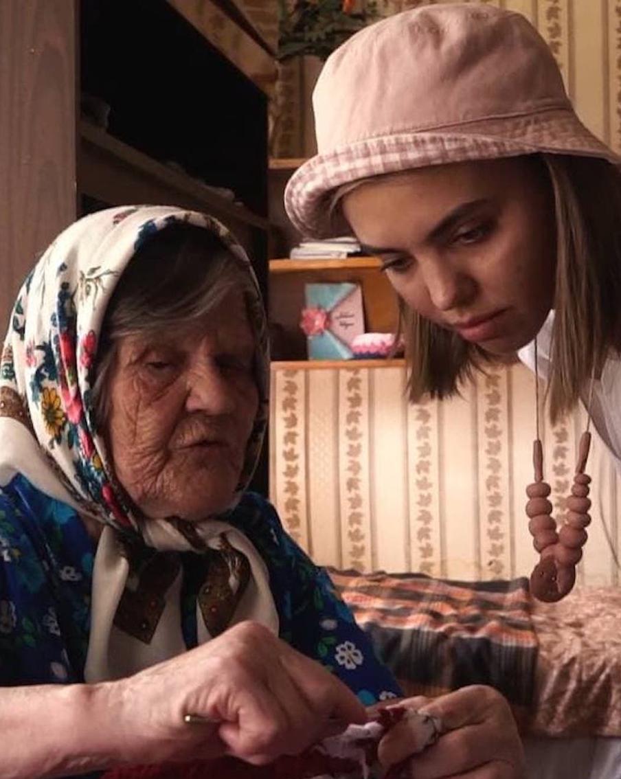 Бабушкины пироги, джаз и брови карандашом – старикам здесь место!