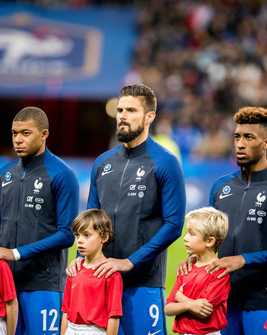 Сборная Франции по футболу обратилась к протестующим