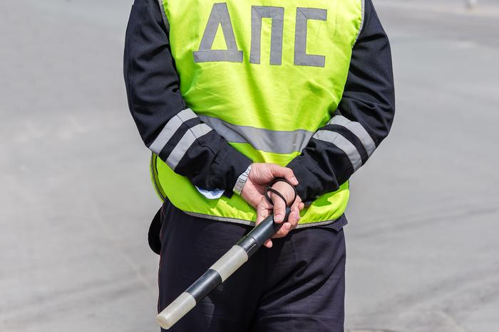 Водителям могут разрешить не возить с собой права: их можно будет предоставить инспектору в электронном виде