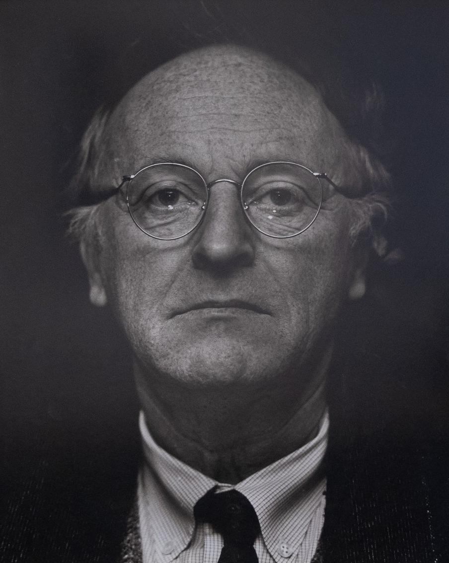 Иосиф Бродский. В глазах поэта Берменьев усмотрел тоску по родине и ради съёмки предлагал ему вернуться в Петербург. Бродский отказался, и кадр сделали в США.