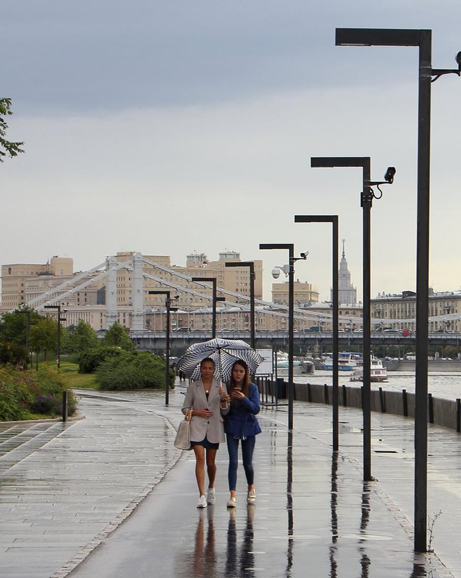 В Москве пройдут дожди с грозой, а погода будет жаркой: об этом рассказала синоптик центра "Фобос" Котилевская