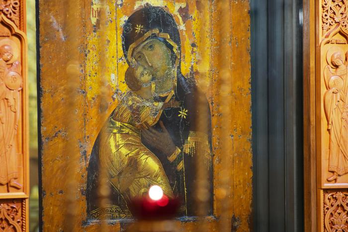 Сегодня православные верующие  начали праздновать день почитания Владимирской иконы Божией Матери