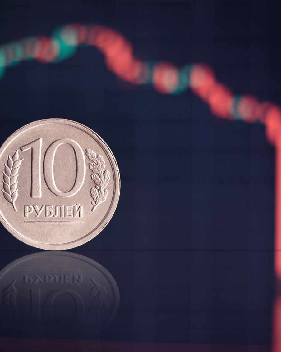 Деревянный капут: антирекорд рубля к доллару и евро обновил уровни начала СВО