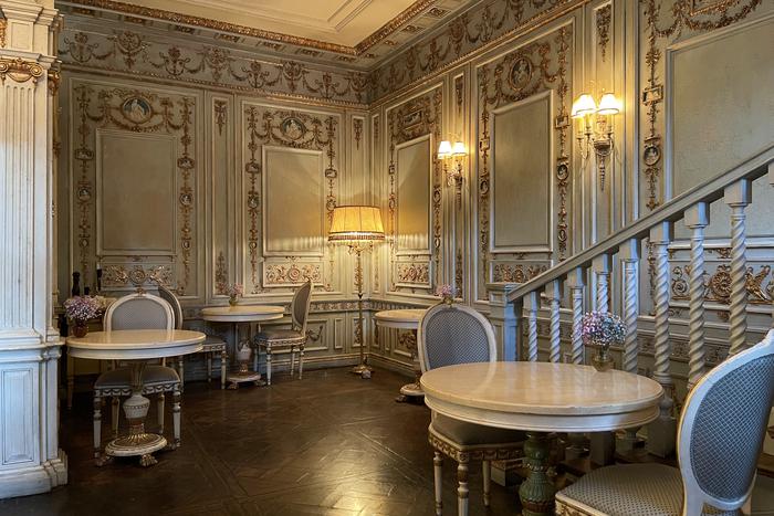 "Кафе Пушкинъ" открылось в обычном режиме после пожара