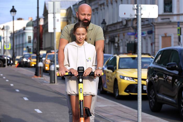 На электросамокатах по одному рассчитайся: за катание вдвоём на СИМ будут штрафовать