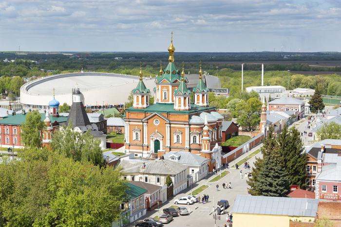 Коломна до сих пор не расчищена после урагана: местные жители жалуются на упавшие деревья и мусор