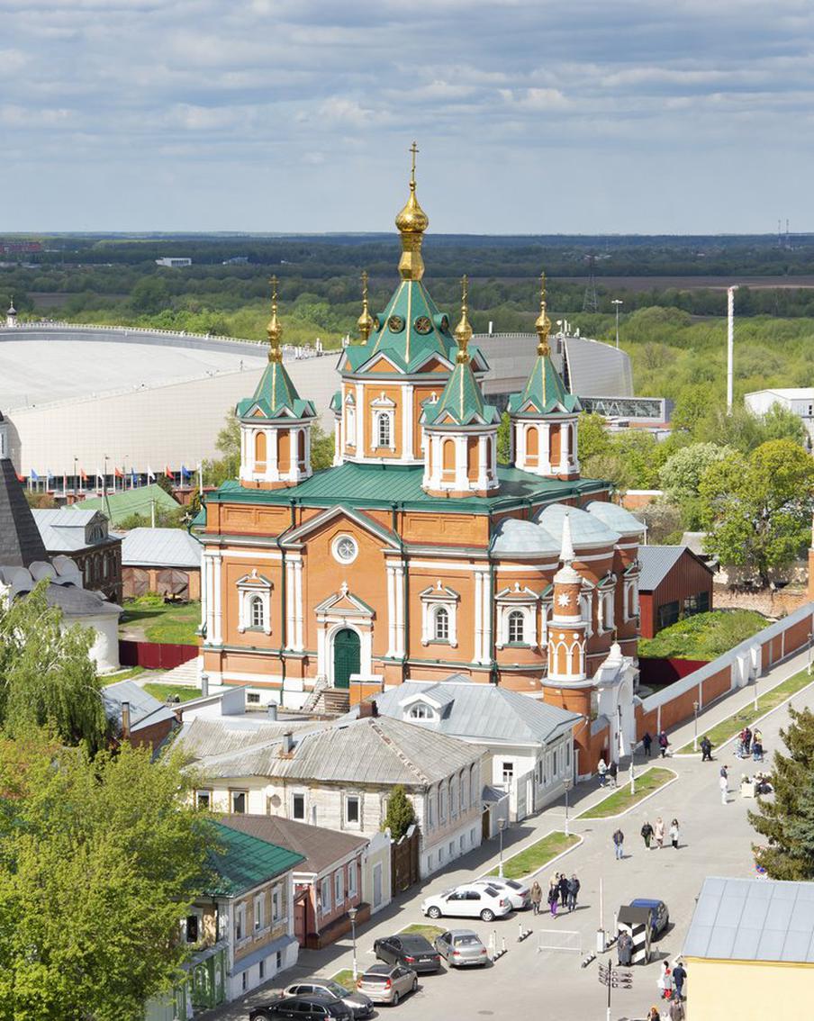 Коломна до сих пор не расчищена после урагана: местные жители жалуются на упавшие деревья и мусор