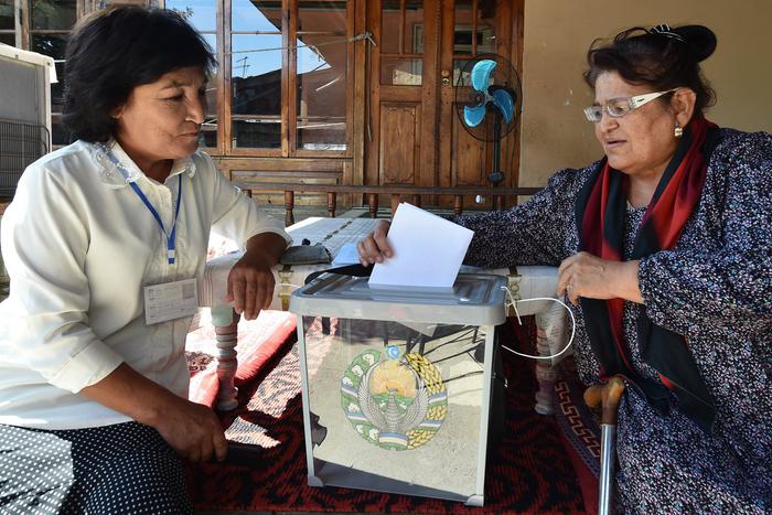 В Узбекистане проходят выборы президента: они признаны состоявшимися – по данным местного ЦИК, проголосовало более половины избирателей