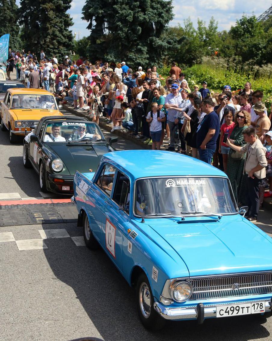 Ралли "На семи холмах" на ретро автомобилях покорило сердца москвичей