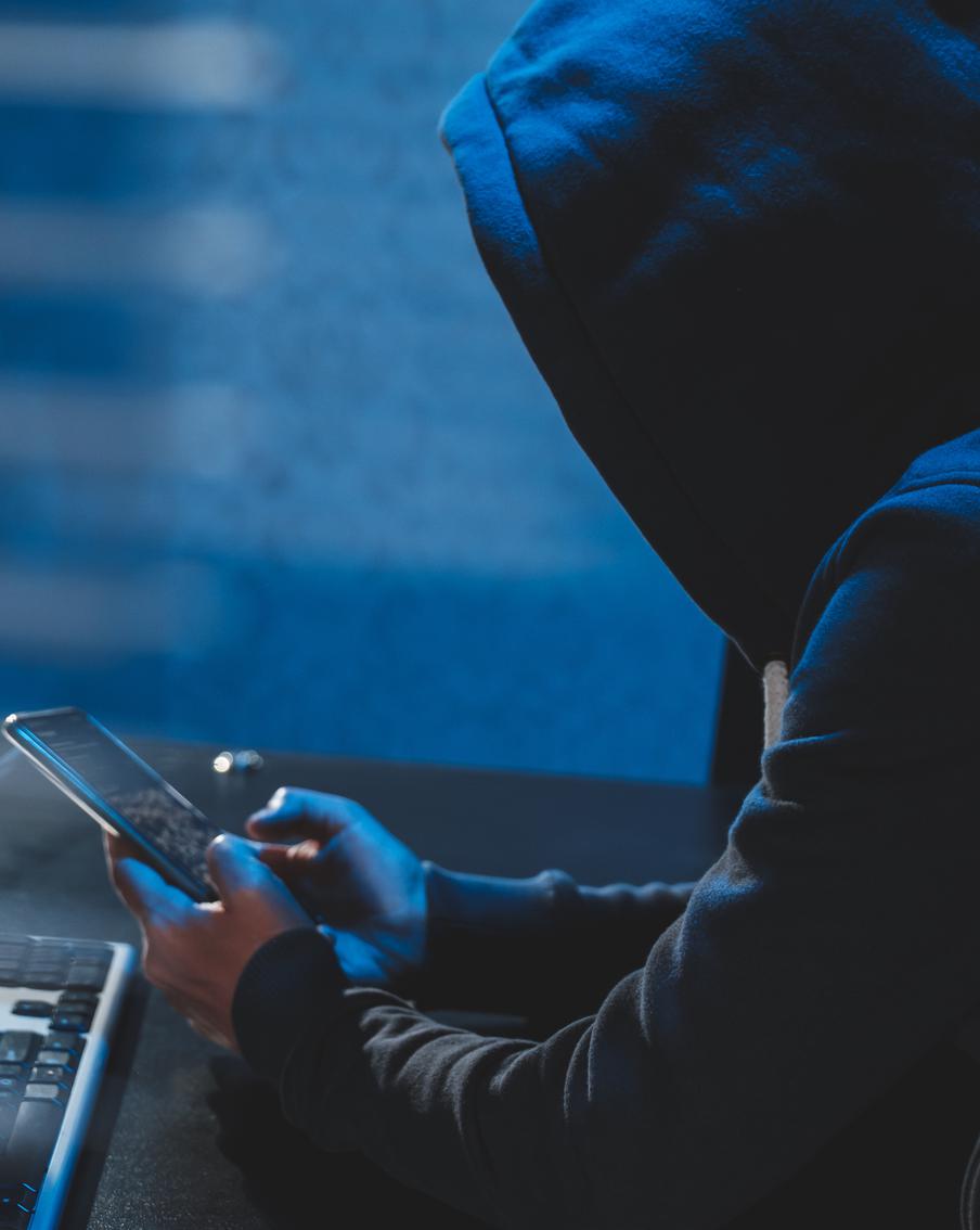 Телефонные мошенники вышли на новый уровень: не только представляются сотрудниками Центробанка, но и отправляют письма от имени регулятора