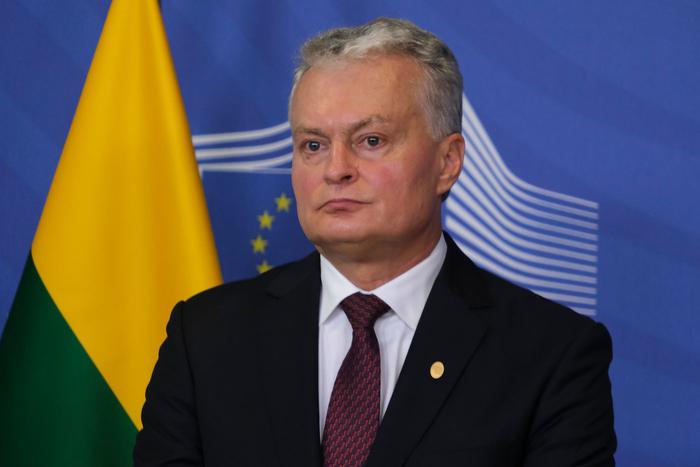 Президент Литвы призвал НАТО создать военные базы у границ России