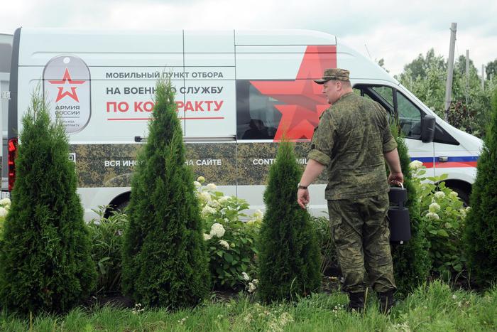 Зачем служить: будущие контрактники рассказали, зачем хотят подписать договор с минобороны