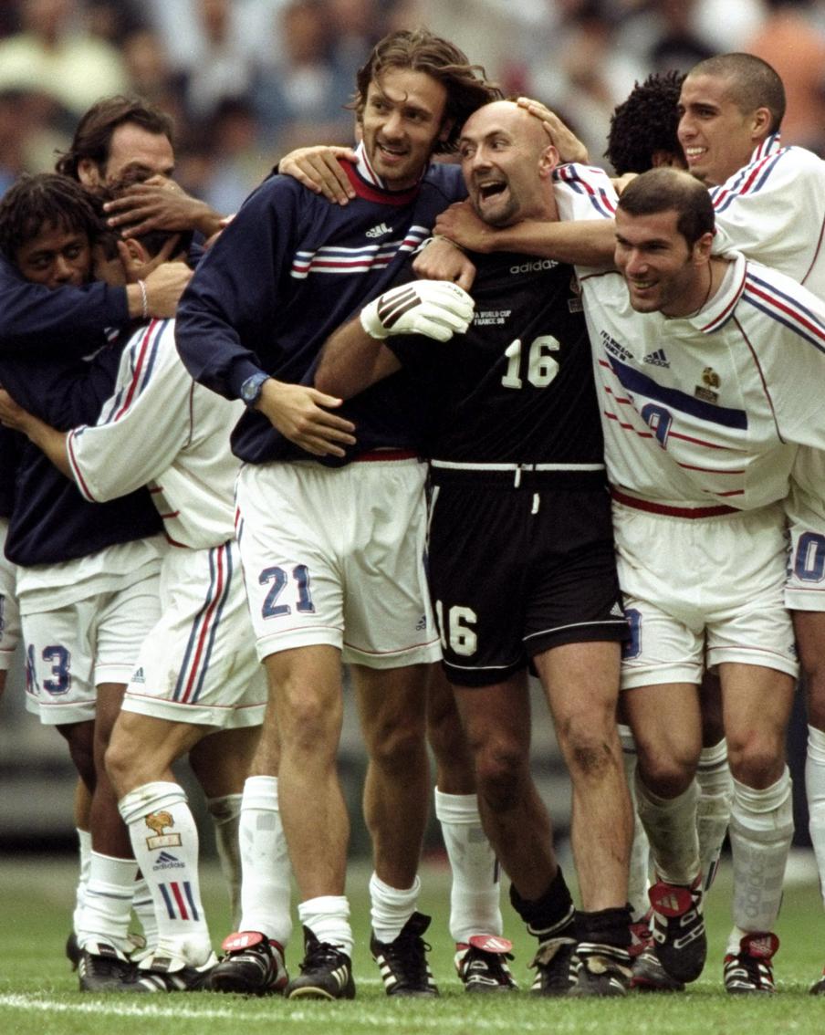 Два выстрела Зидана и контрольный от Пети: сегодня 25 лет легендарной победе французов