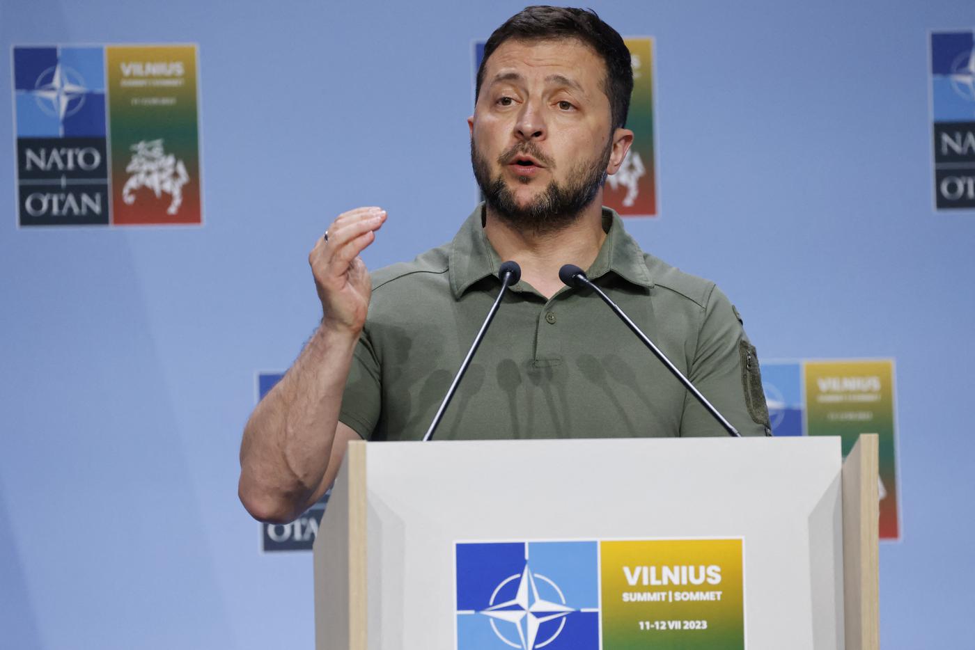 Владимир Зеленский рассказал, как будут использованы кассетные боеприпасы