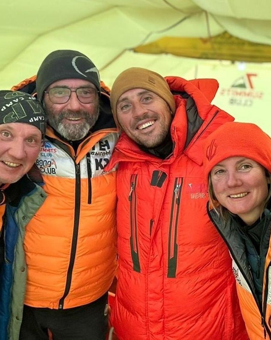 Супруги из России решили первыми покорить Чогори