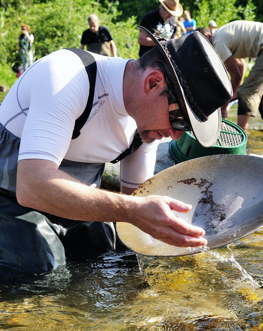 Искушение презренным металлом: государство хочет привлечь простых россиян в золотодобычу