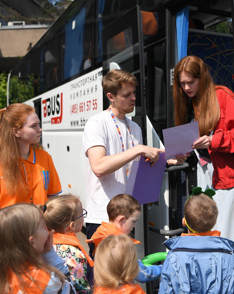 Собянин: Более 950 образовательных учреждений Москвы могут заказать бесплатные автобусы для поездок в музеи