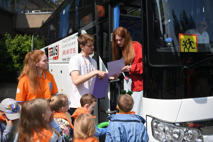 Собянин: Более 950 образовательных учреждений Москвы могут заказать бесплатные автобусы для поездок в музеи