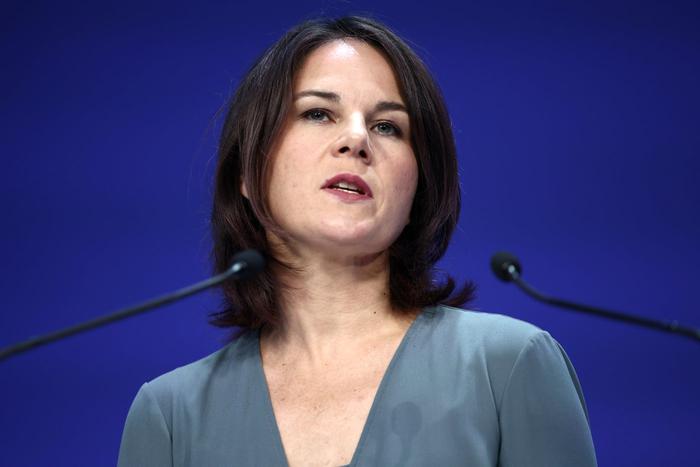 Бербок не видит предпосылок к переговорам, Киев за день потерял 260 бойцов: хроника очередных событий украинского кризиса