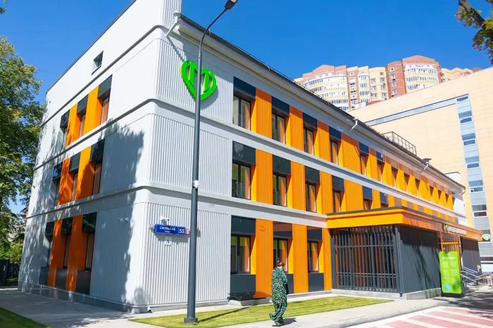 Собянин: Уже 99 столичных поликлиник капитально отремонтировали по новому стандарту