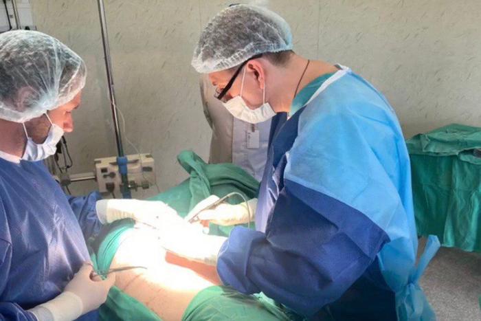 Неудачный плотный ужин может привести к искусственному пищеводу